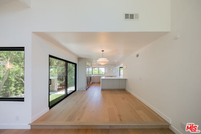 Building Photo - 13302 Mulholland Dr