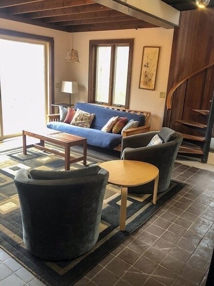 Building Photo - 53 Towhee Rd