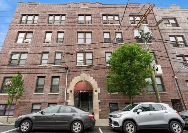 Primary Photo - 523 34th St