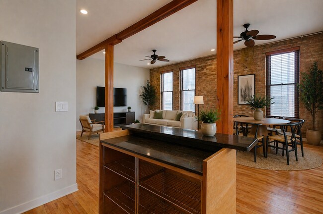 Building Photo - 3000 S Archer Ave