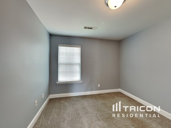 Building Photo - 207 Jack Cir
