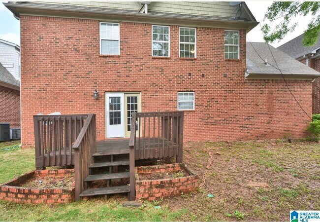 Building Photo - 107 Castlehill Dr