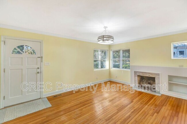 Building Photo - 9 Penn Ave