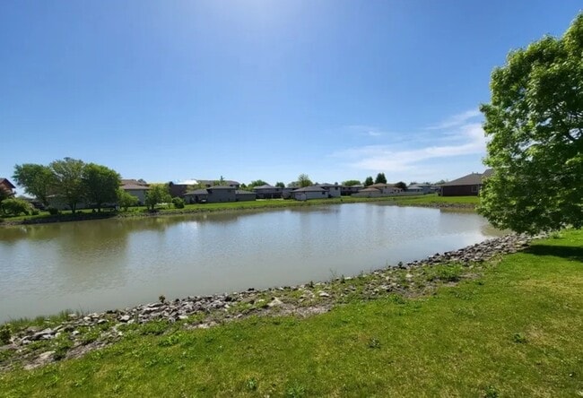 Building Photo - Lake Point Landing Phase I