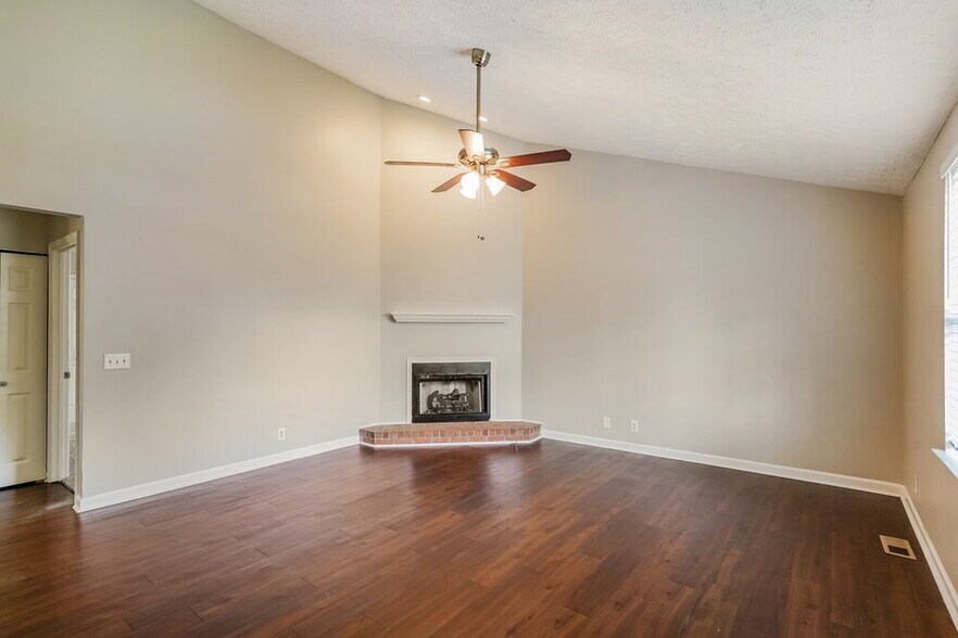 Building Photo - 178 Bradford Cir