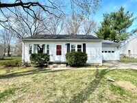 Building Photo - Two Bedroom Home in Portage