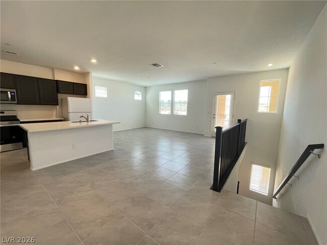 Building Photo - 626 Sedum Ave.