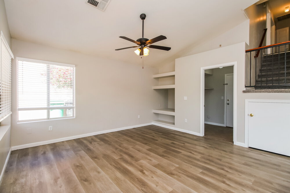 Building Photo - 7521 E Laguna Azul Ave