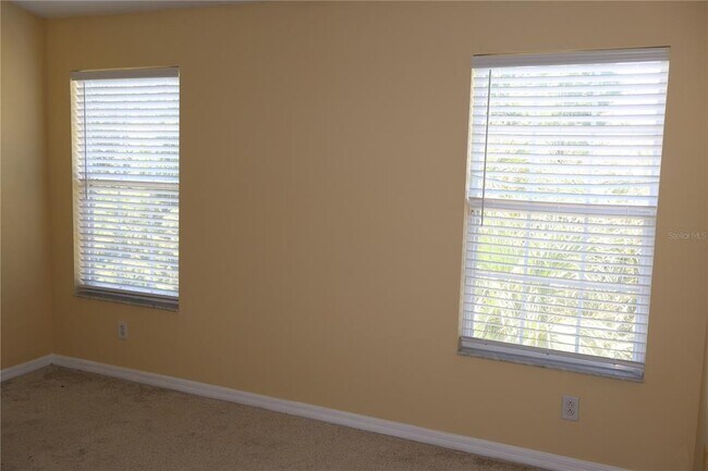 Building Photo - 3019 Pointeview Dr