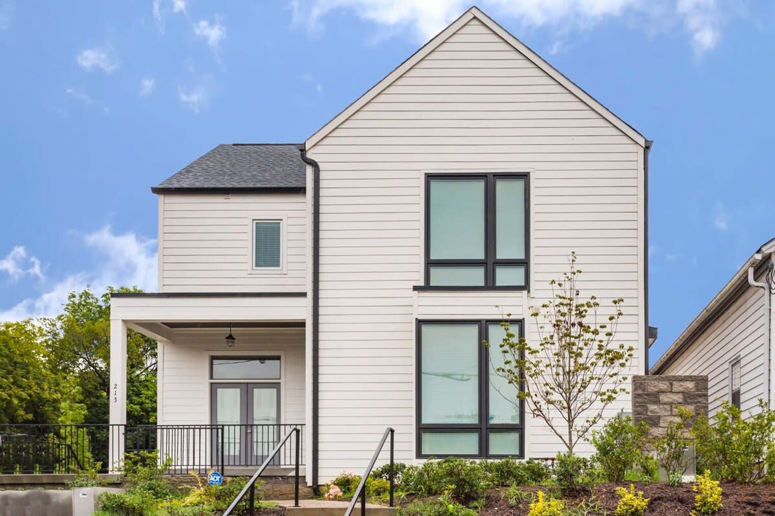 Building Photo - 814 Smiley St