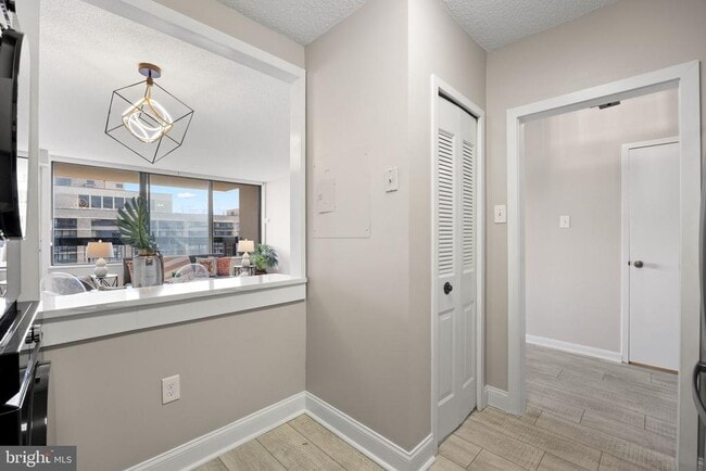 Building Photo - 3701 S George Mason Dr