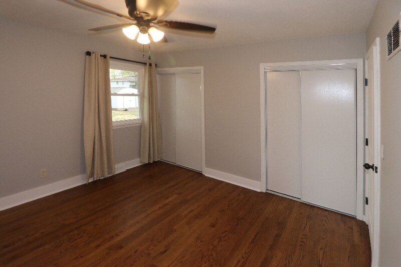 Building Photo - 106 N 1st St