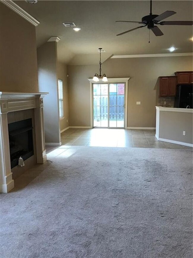 Building Photo - 3 Bedroom, 2 Bathroom - **ASK ABOUT OUR CA...