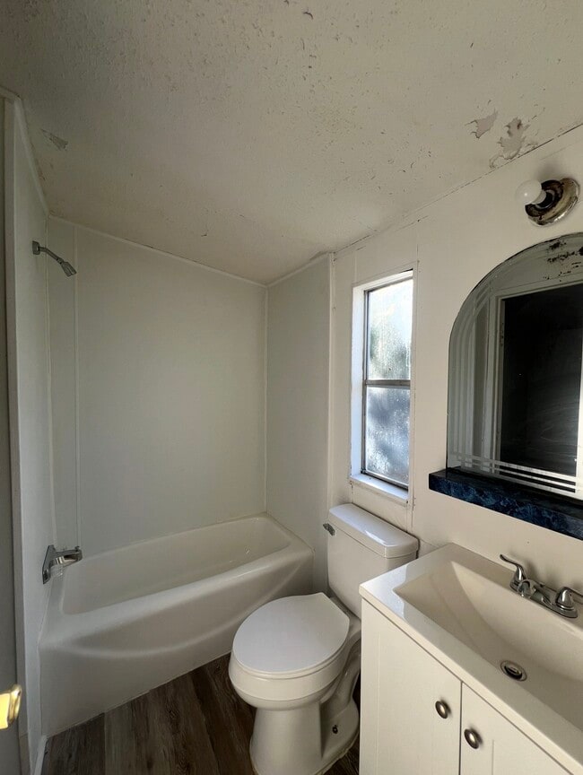 Building Photo - 1511 Jones St
