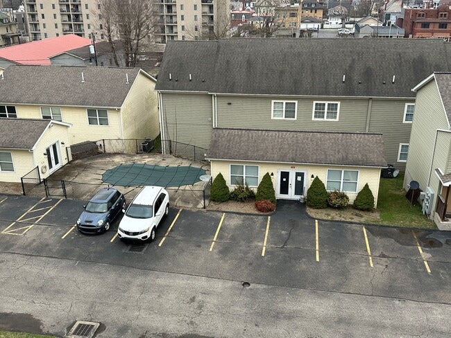 Building Photo - Avery Court