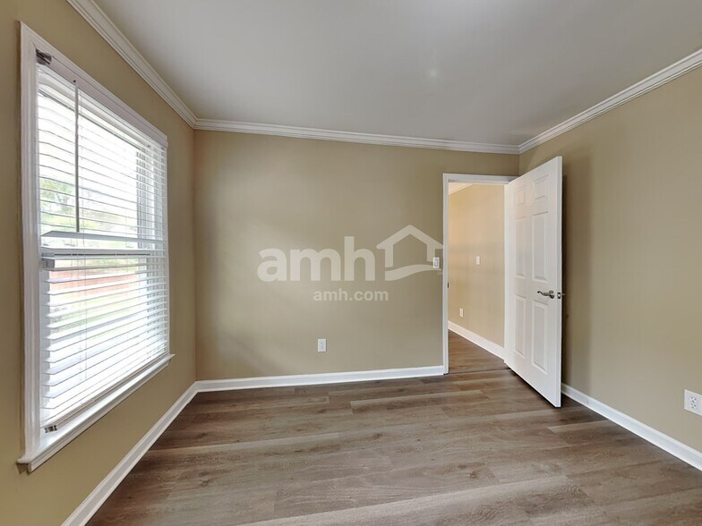 Building Photo - 6105 Braidwood Ct