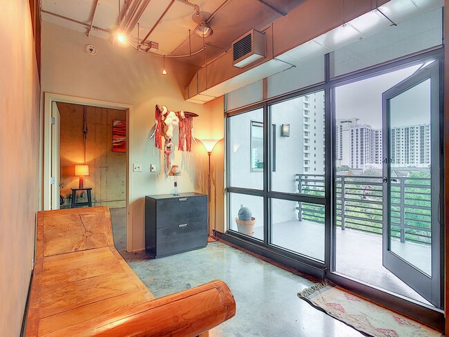 Building Photo - Stunning 4 Bedroom Multi-Level Loft Condo ...