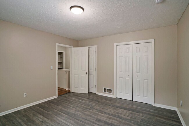 Building Photo - 9285 Cedar Ridge Dr NW