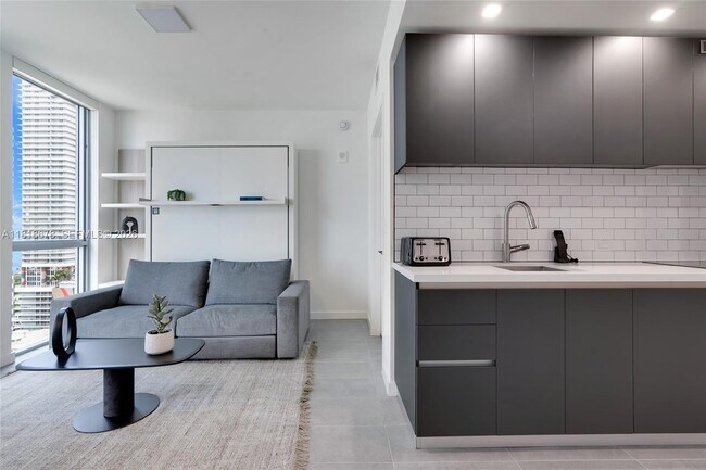 Building Photo - 227 NE 2nd St