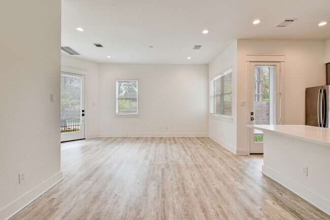 Building Photo - 2539 Judiway St