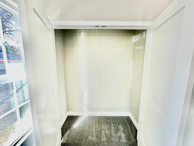 Building Photo - 416 S Confederate Ave