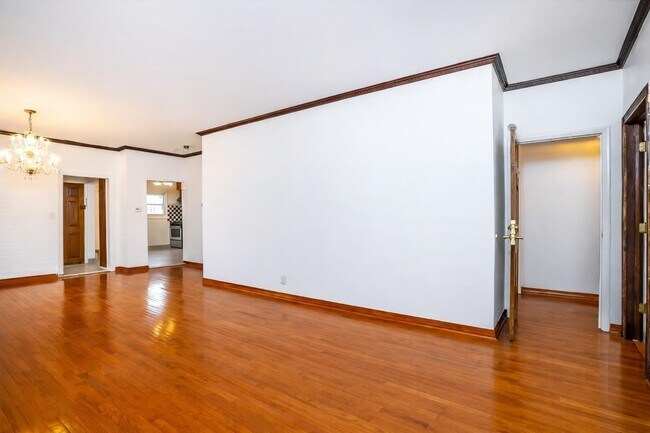 Building Photo - 304 Fulton Ave