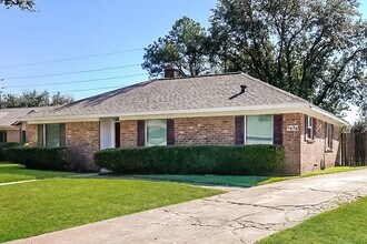 Building Photo - 5030 Summit Lodge Dr