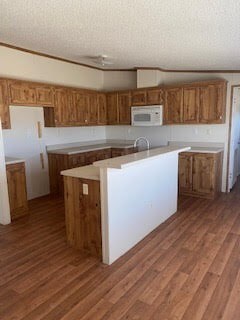 Building Photo - 545 S Apricot Ave