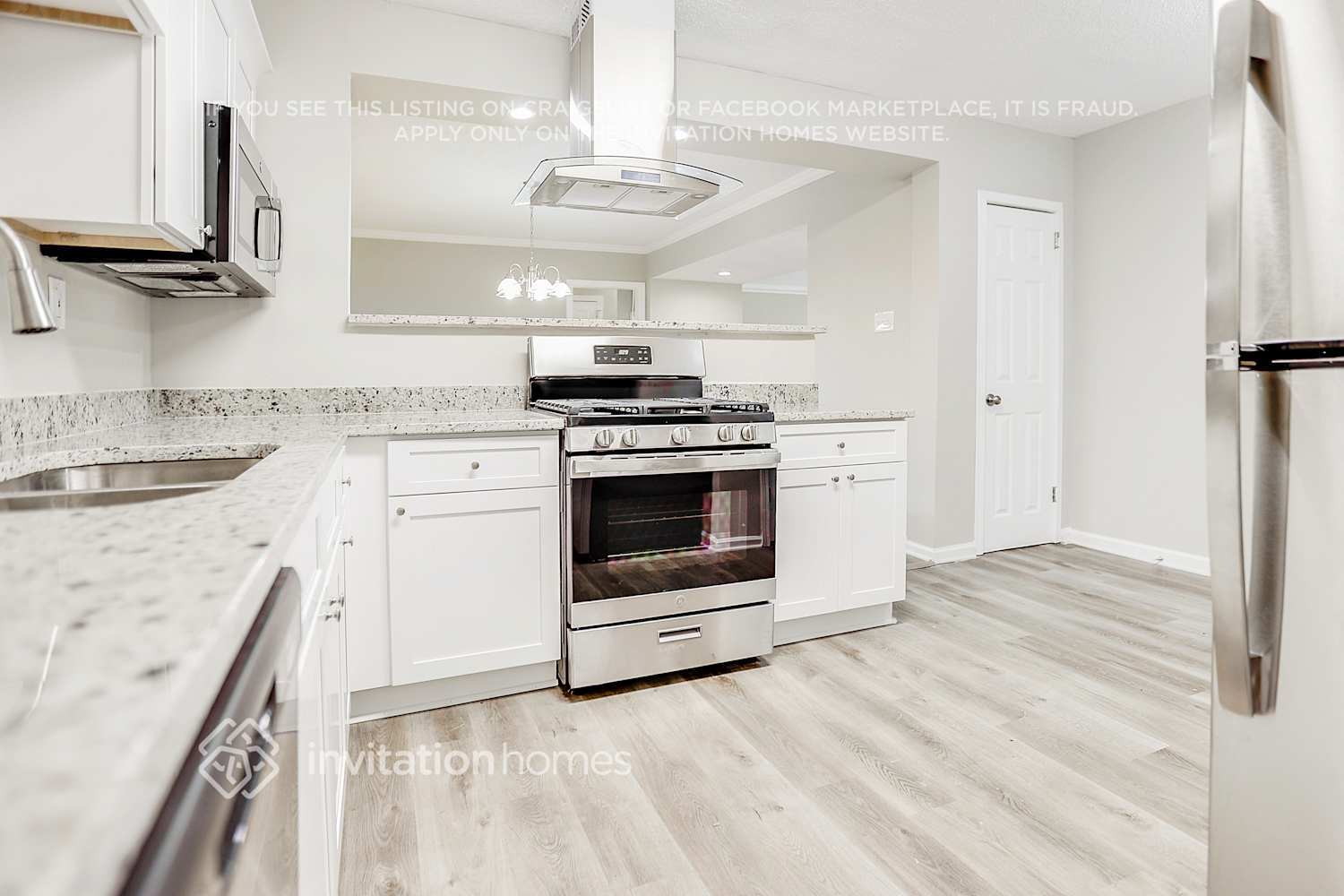 Building Photo - 2319 Delowe Dr