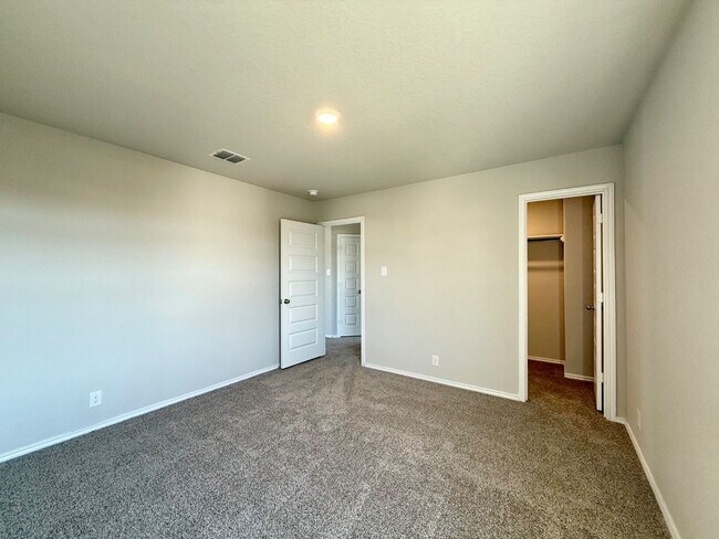 Building Photo - 2428 Dino Dr