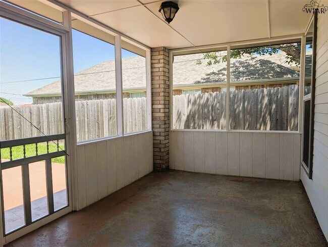 Building Photo - 5205 Pebblestone Dr