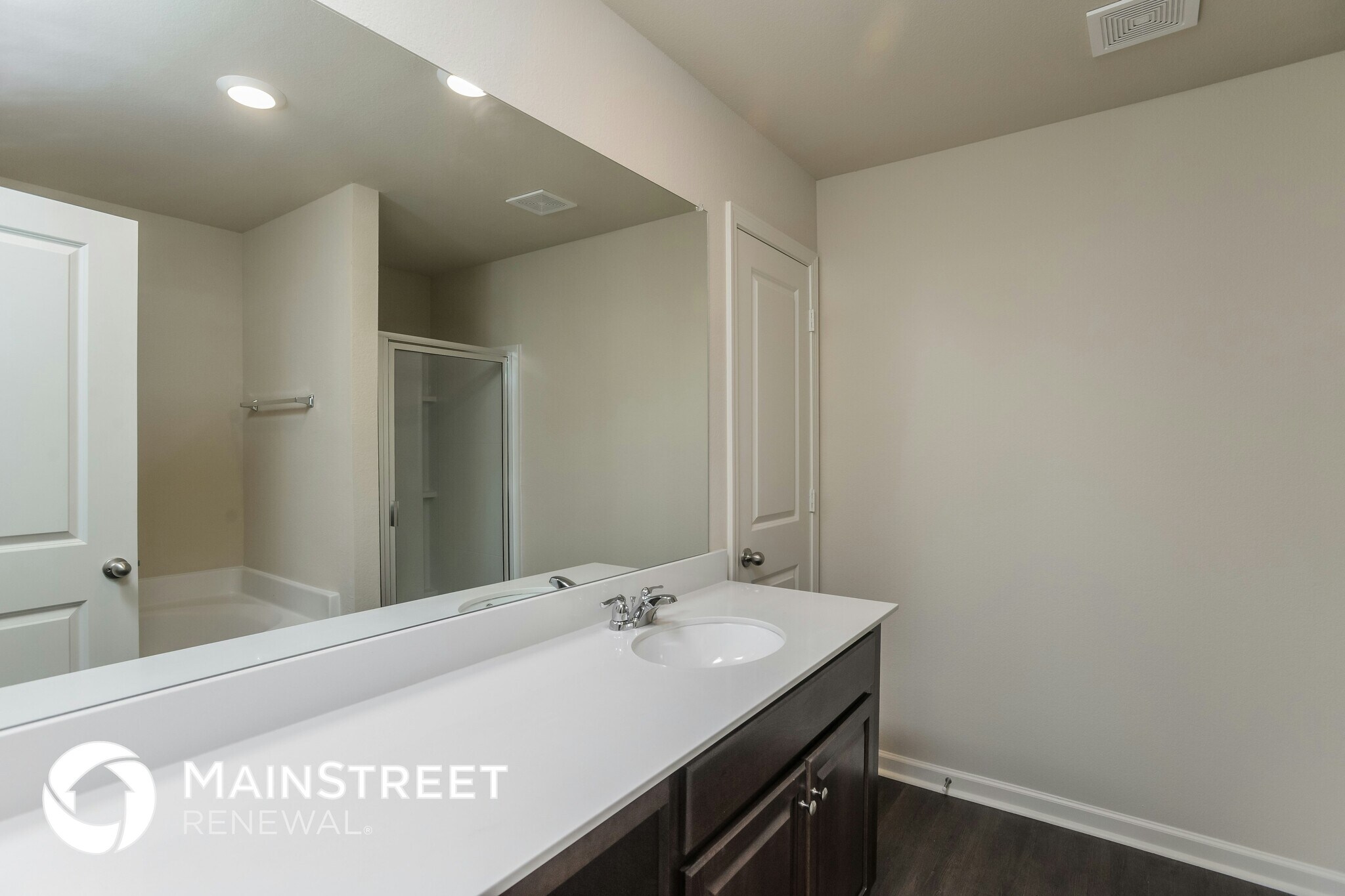 Building Photo - 555 Clover Cir