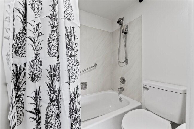 Building Photo - 300 Waterway Dr S