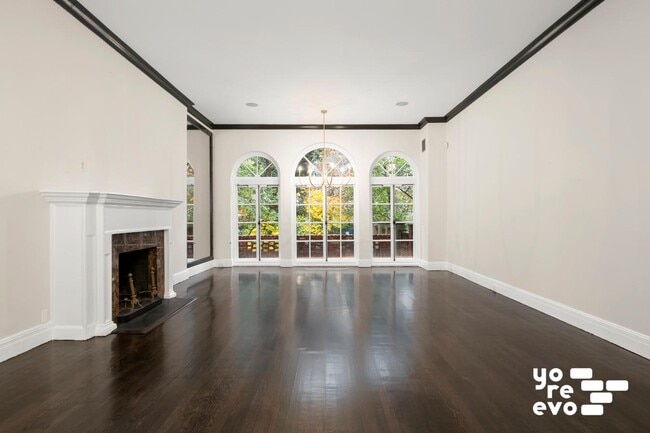 Building Photo - East 49th Street