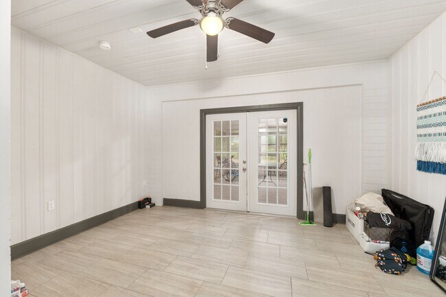 Building Photo - 5 NW 26th St