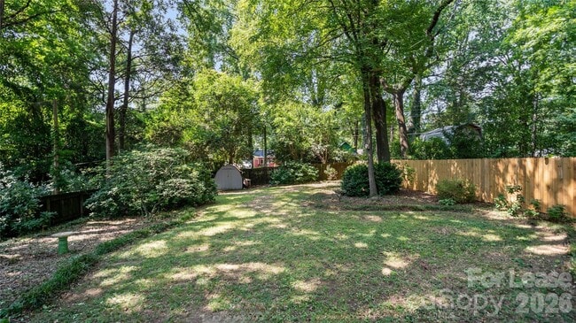 Building Photo - 2126 Arnold Dr