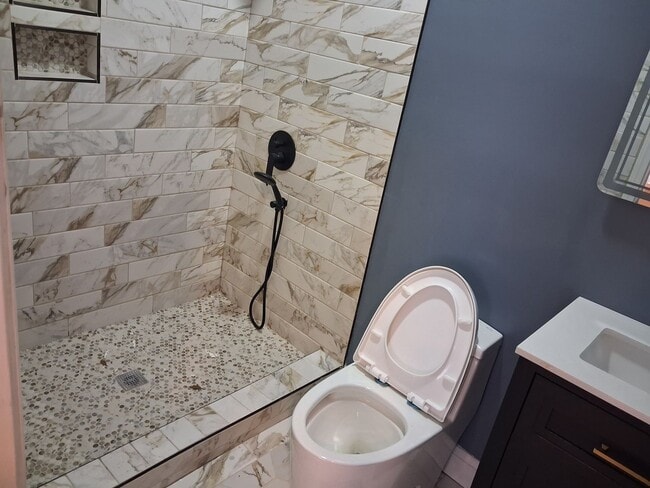 Building Photo - 738 Prince Pl NW