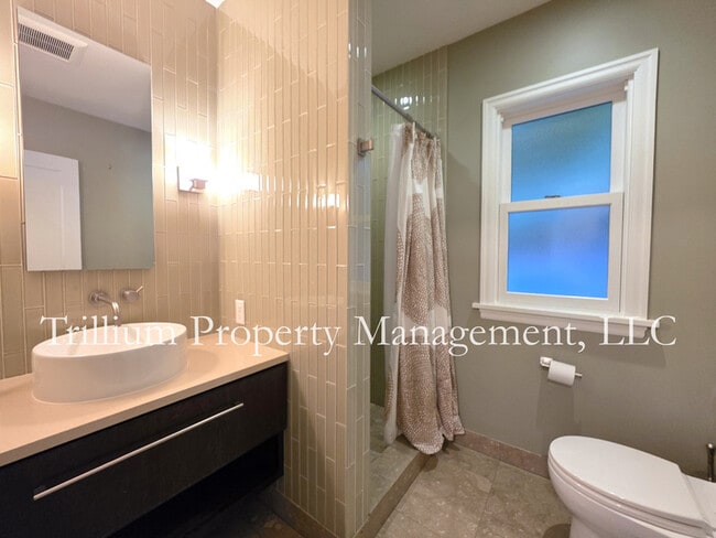Building Photo - 2665 SW Brae Mar Ct
