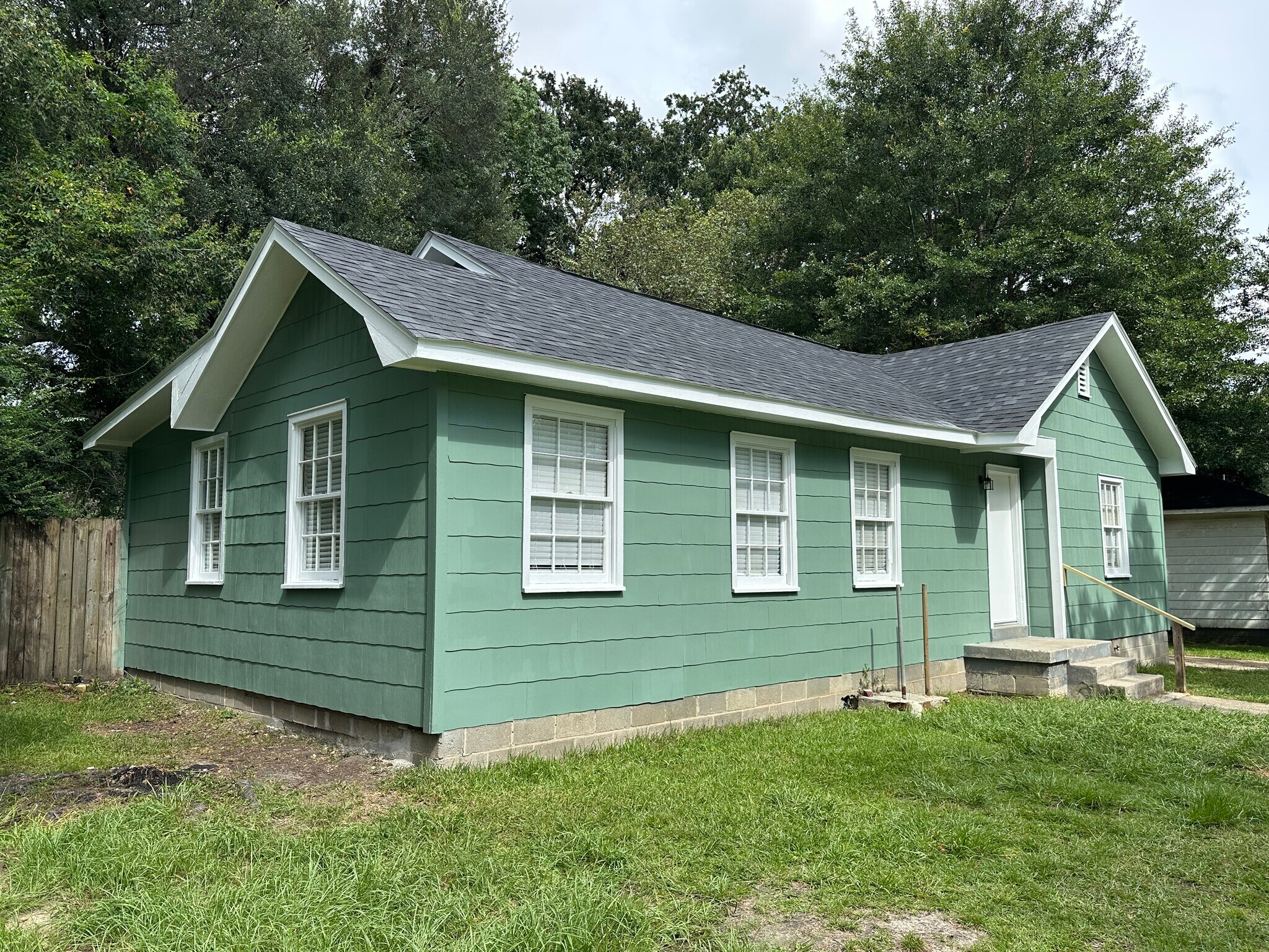 Building Photo - 163 Potter Dr