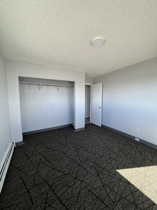 Building Photo - Regency Apartments