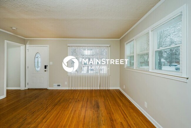 Building Photo - 3 Bedroom Pet-Friendly Home in Louisville,...