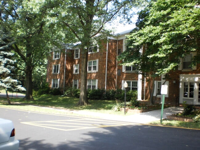 Building Photo - 7630 Provincial Dr