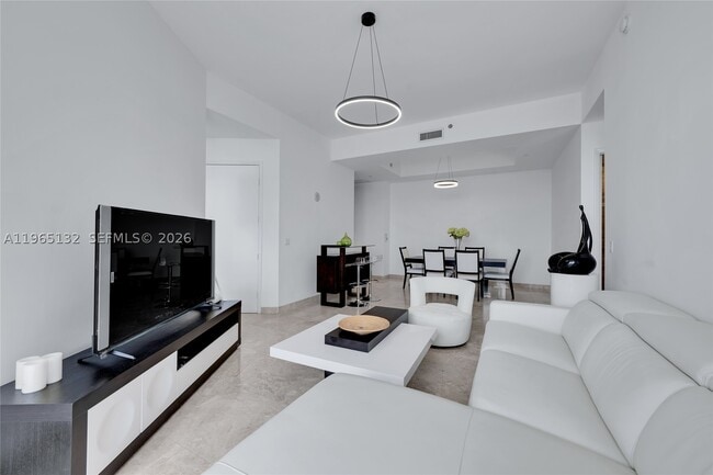 Building Photo - 16001 Collins Ave