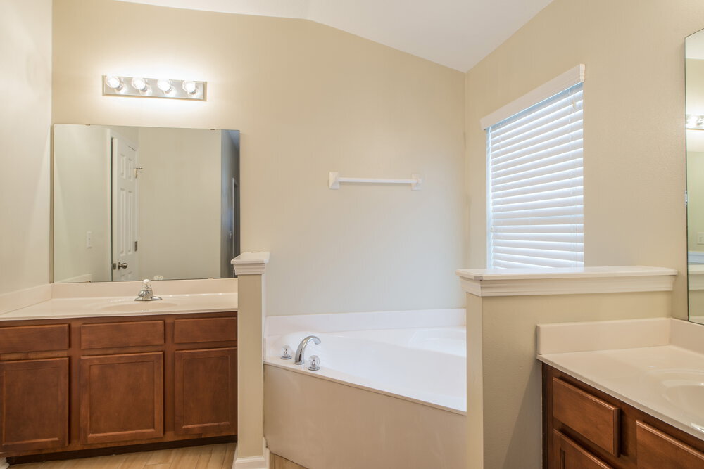 Building Photo - 108 Corral Cir