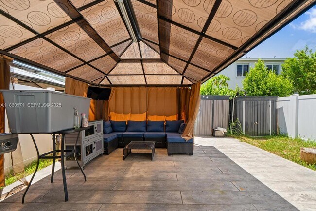 Building Photo - 610 NW 11th St