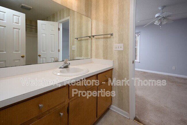 Building Photo - 13 Tarawa Terrace