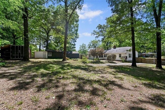 Building Photo - 2654 Elsinore St