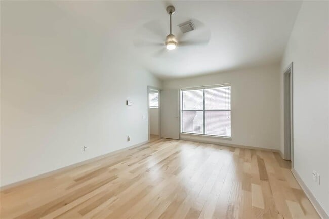 Building Photo - 2804 Jackson St