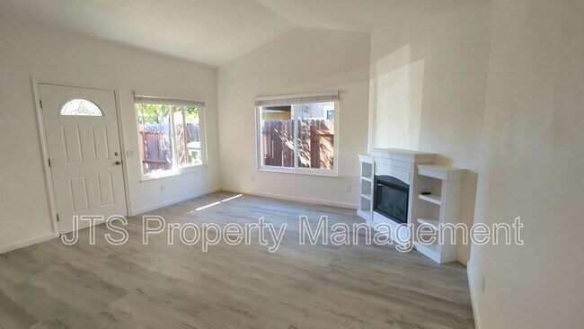 Building Photo - 10402 S White Rock Rd