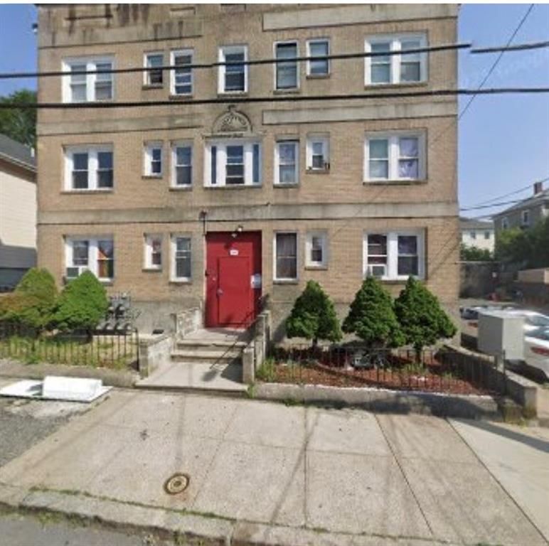 Building Photo - 126 Sumner Ave